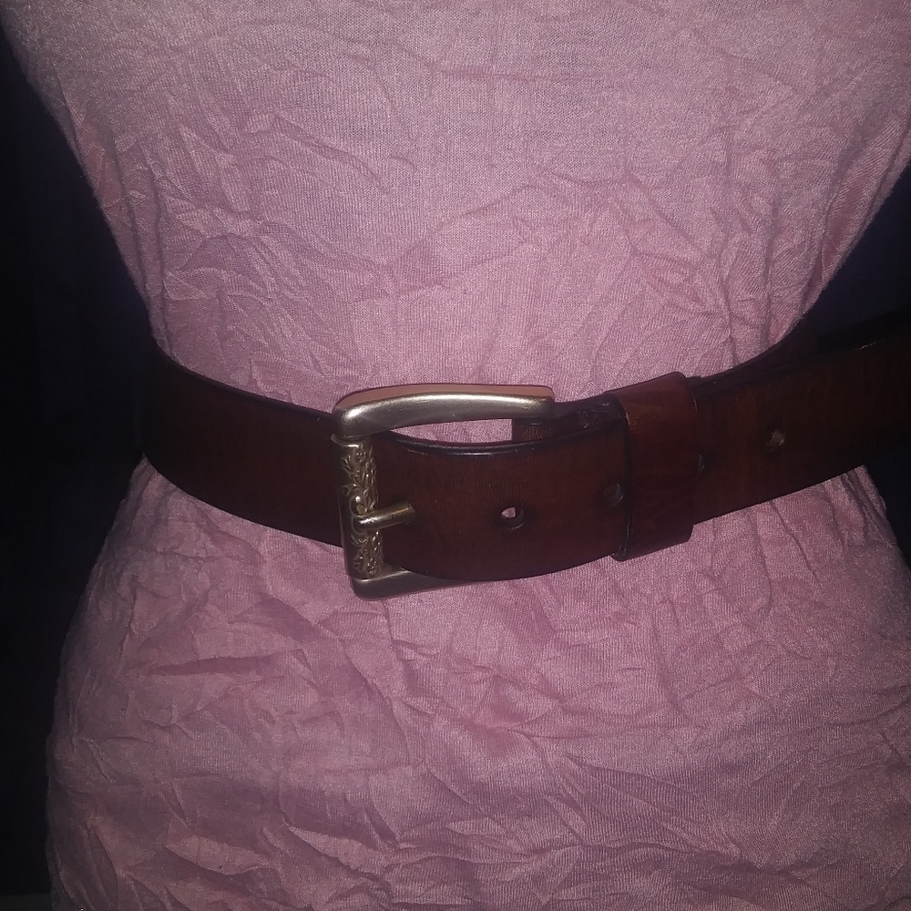 Fossil Women's Belt. Brown Leather. Size Medium.